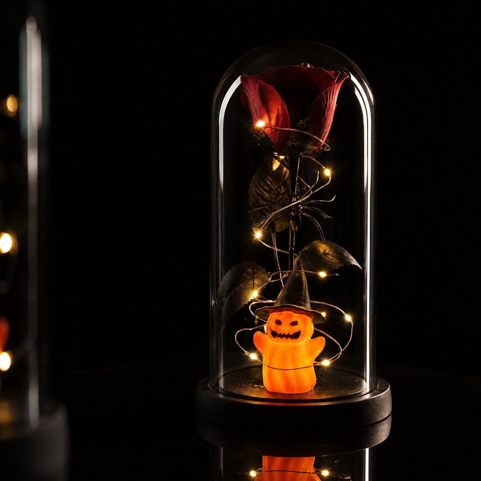 Darzheoy Halloween Decoration Ghost Cloche Lamp, with 3 Mini Figurines, Halloween Ghost Spooky, White Warm Glow, 1 Count