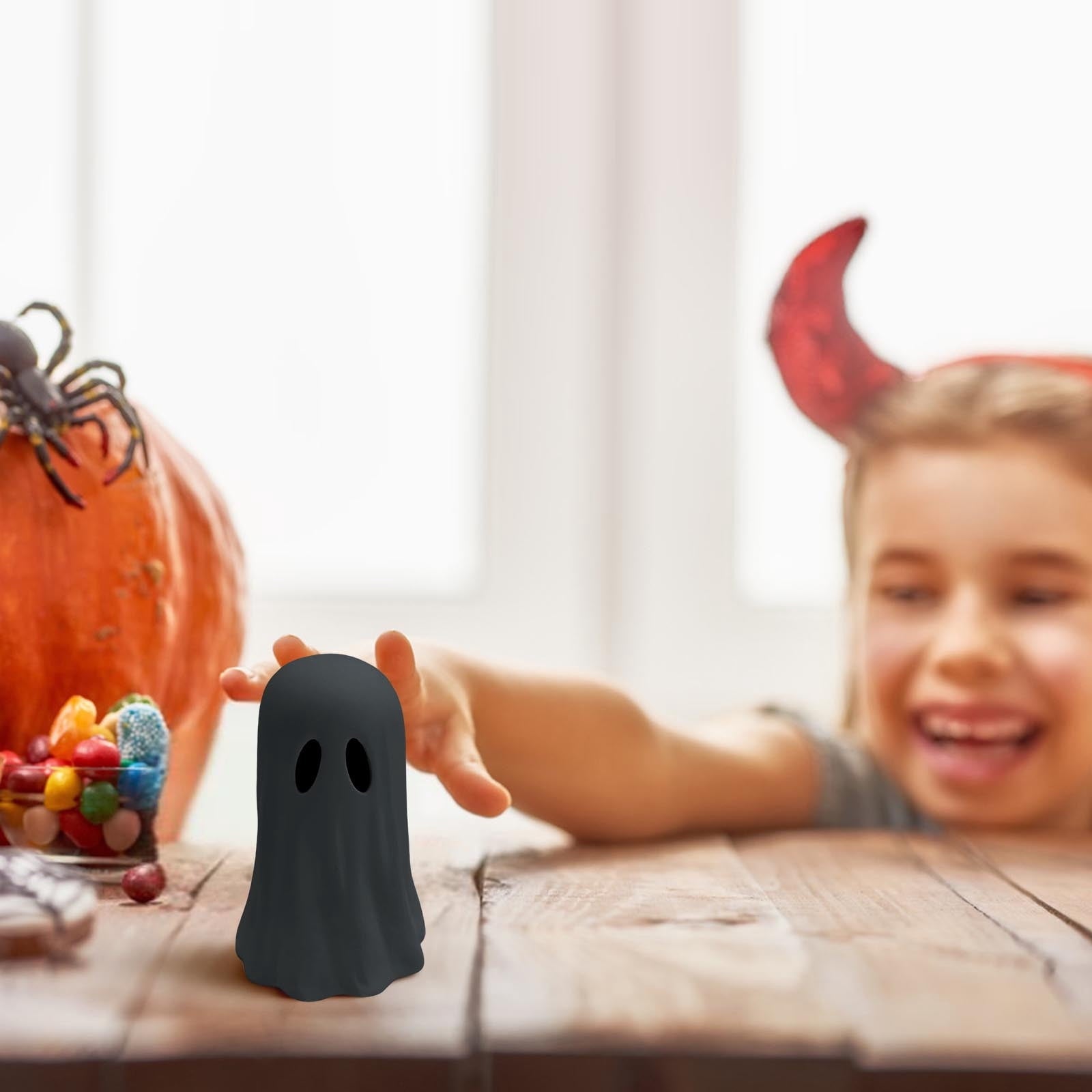 Halloween Ghost Figurine - Spooky Resin Ghost Statue, Cute Halloween Decorations Indoor for Tabletop Home Decor Party Gifts