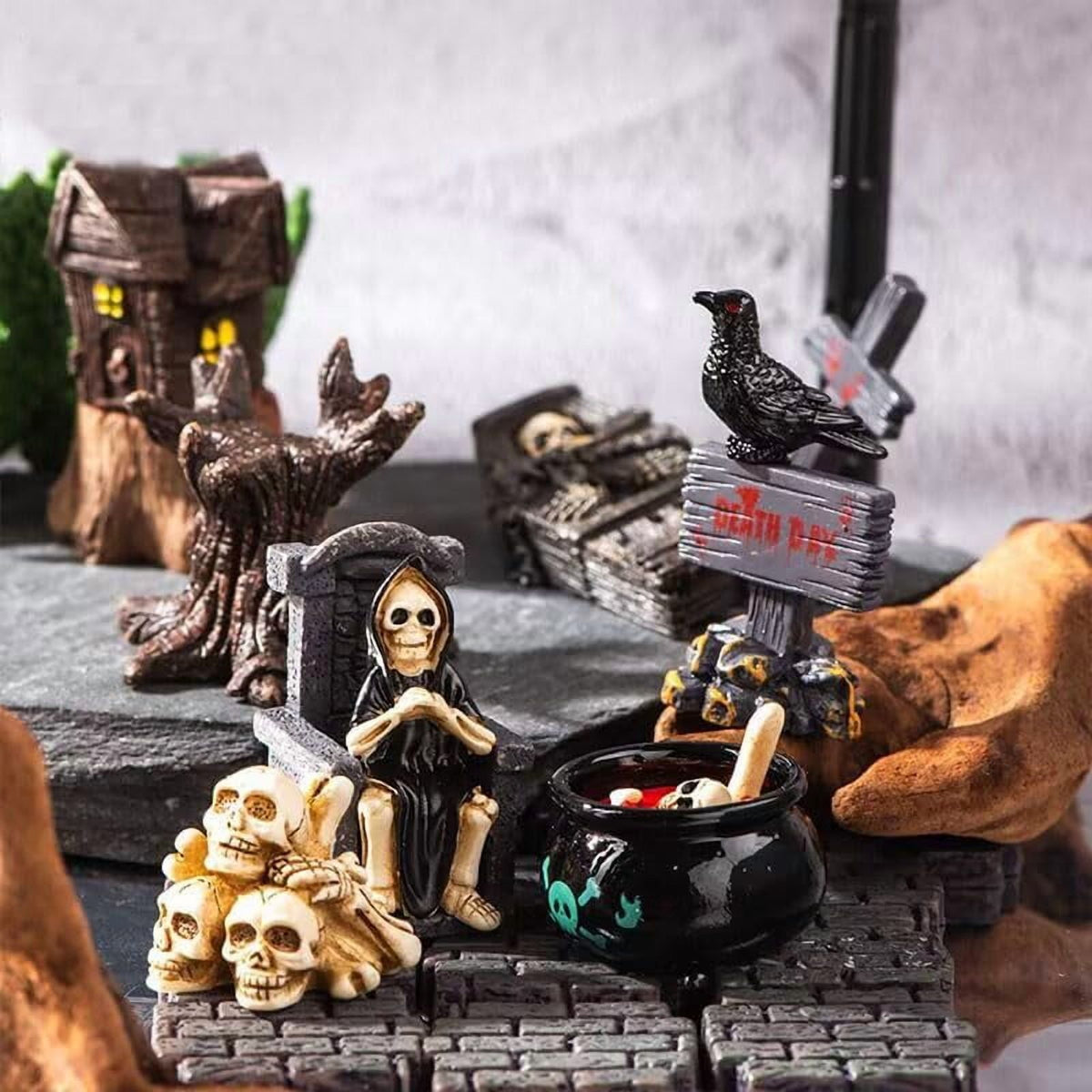 19pcs Halloween Mini Figurines, Creative Miniature Skull Heads Crow Tombstone Scene Ornaments Set, Halloween Village Collections Resin Crafts for Halloween Party Favors Tabletop Decor