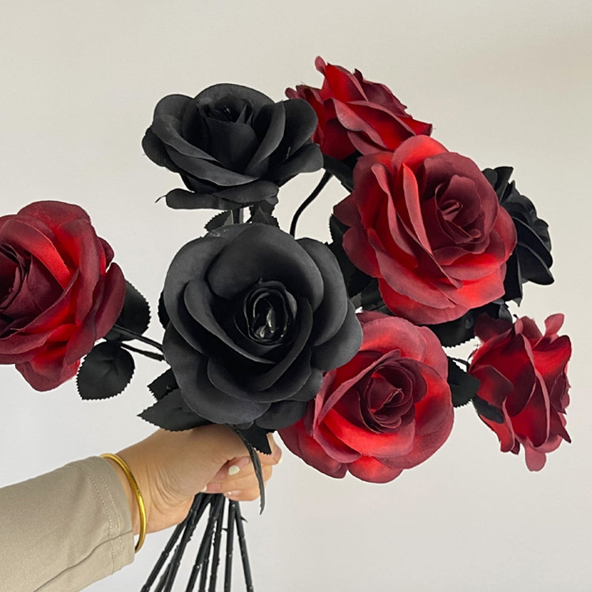 AZXY Halloween Decor, Halloween Indoor Decor, Halloween Tabletop, Artificial White Silk Rose Stems, Gothic Fake Floral Bouquet, Halloween Decorations for Home Table Party Decor