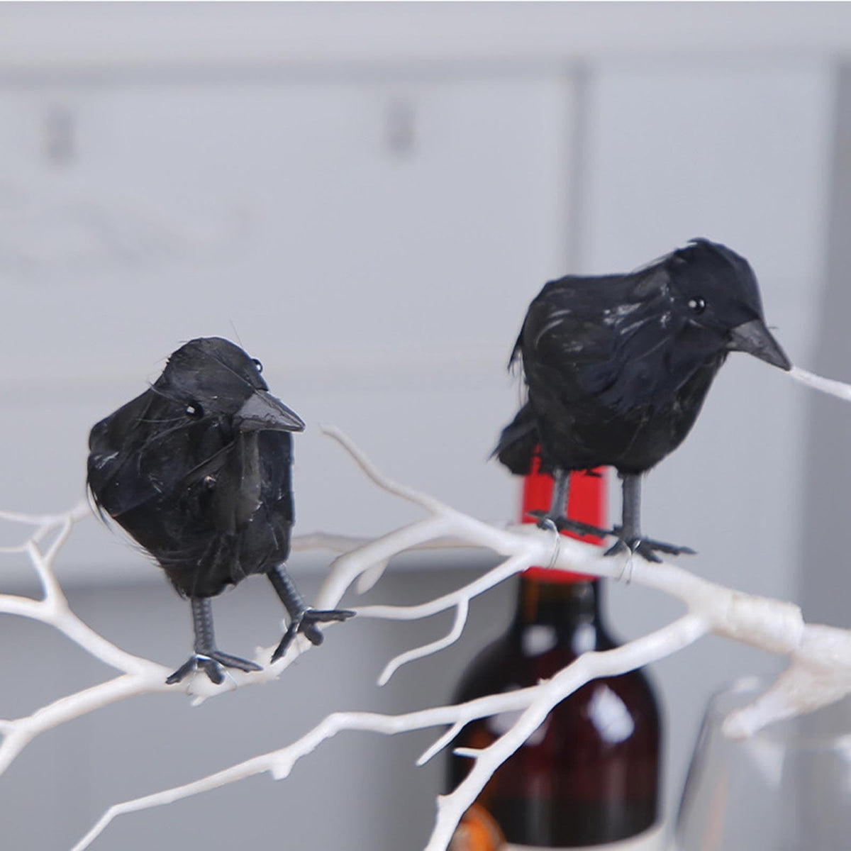 Yanxiao 6PCS Halloween Black Crows Decorations, Realistic Foam Halloween Handmade Black Feathered Crows with Fixable Legs, Halloween Gothic Ornaments for Table Centerpieces, Party, Indoor & Outdoor