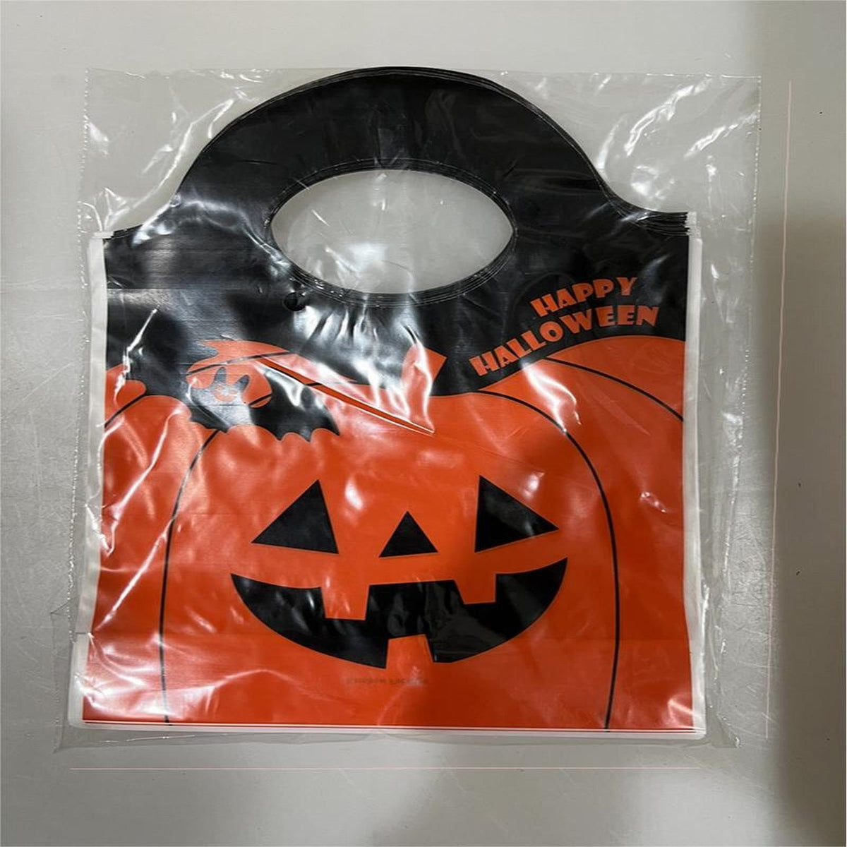 Halloween Treat Bags, Resealable Cellophane Bags, 50 Pcs Wrap Cellophane Treat Bags Party Favor Bags Candy Cookie Bags, Plastic Poly Goodie Storage Bags with Twist Ties for Halloween Party, 4.92x10.8"